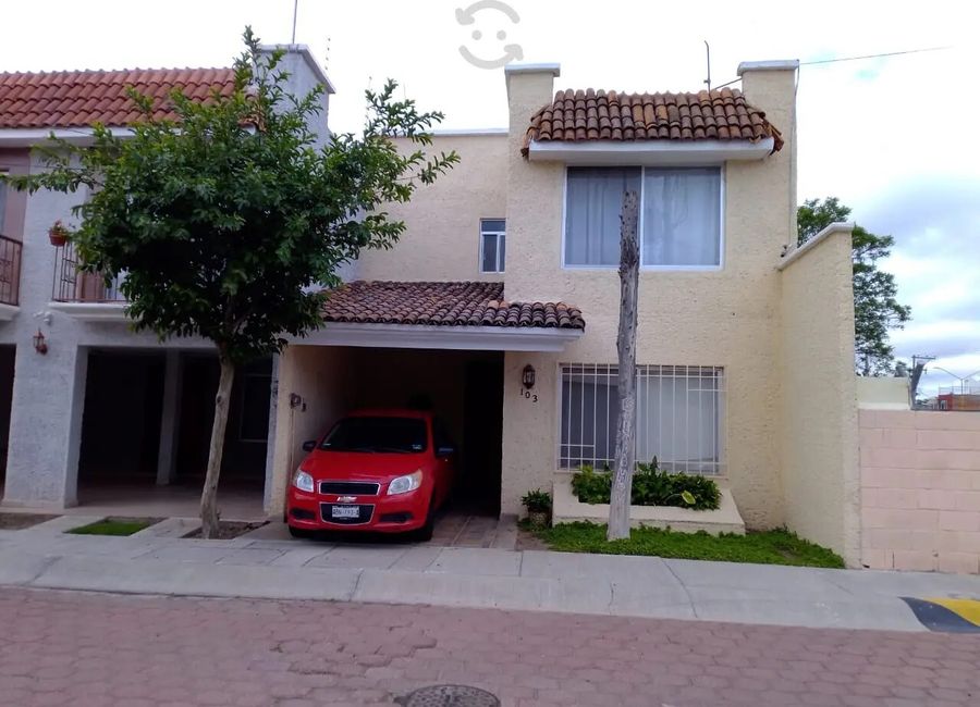 HERMOSA CASA CON EXCELENTE PRECIO!