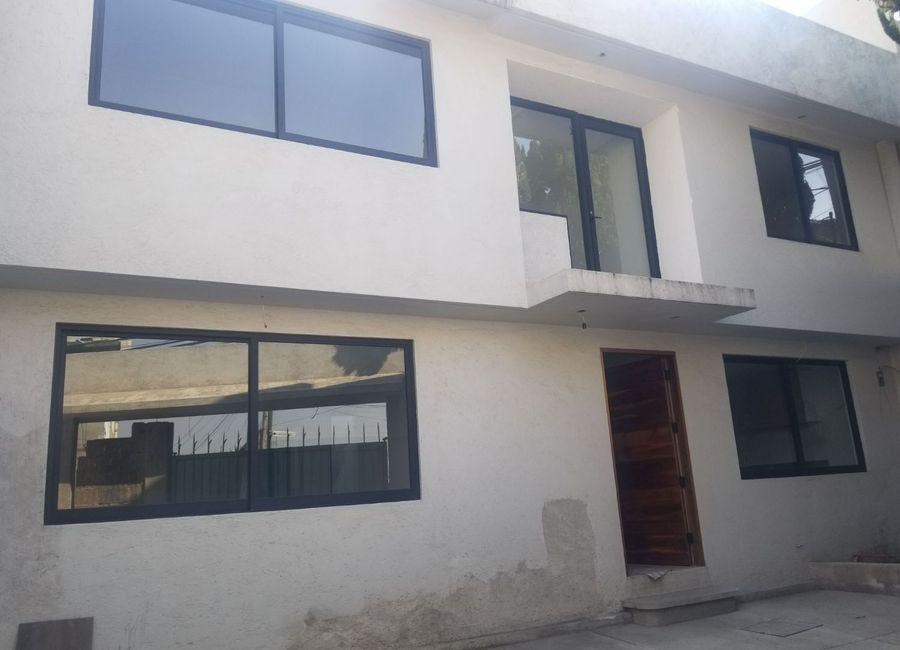 Estrene casa con 4 recámaras 3 baños buen proyecto arquitectónico. $3,990,000.00